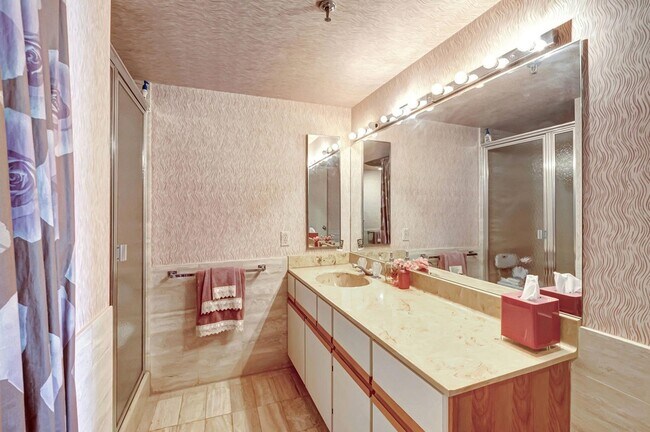 Building Photo - 3407 S Ocean Blvd