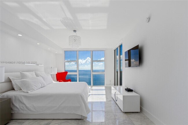 Building Photo - 1800 S Ocean Dr