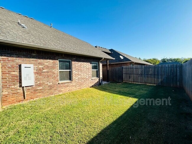 Building Photo - 2116 Camino Del Plaza Ln