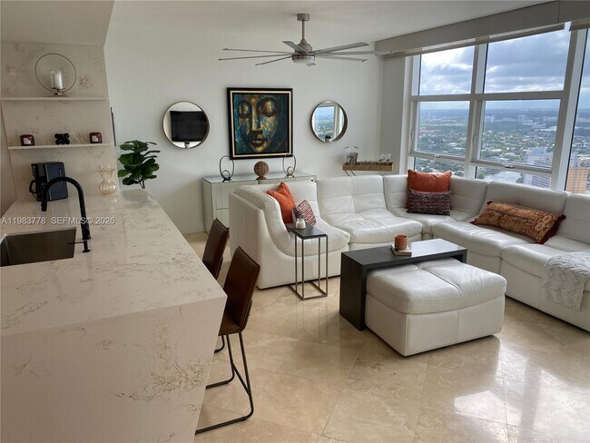 Building Photo - 1830 S Ocean Dr