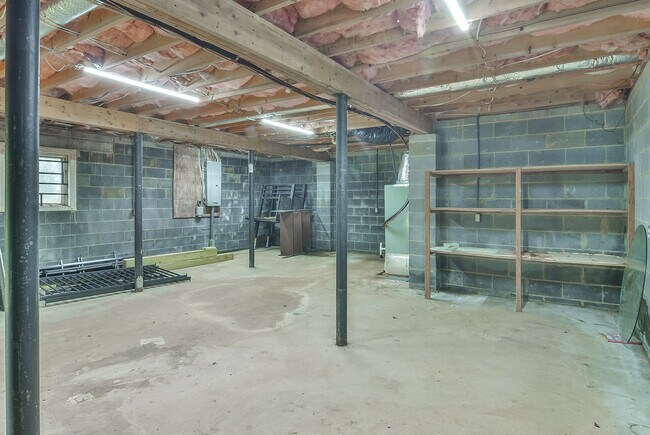 Building Photo - 274 Elkins Rd