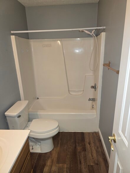 Building Photo - 1907 E Balsam Ct