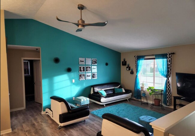 Building Photo - 5900 Clear Pointe Dr SE