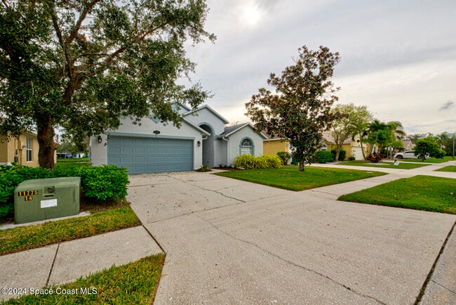 Building Photo - 1085 Sedgewood Cir