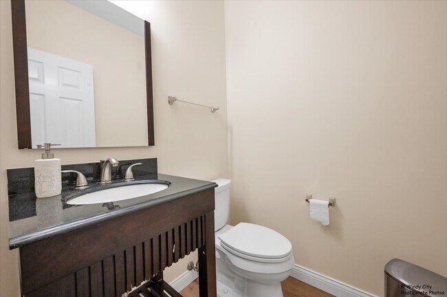 Building Photo - 1848 Crenshaw Cir