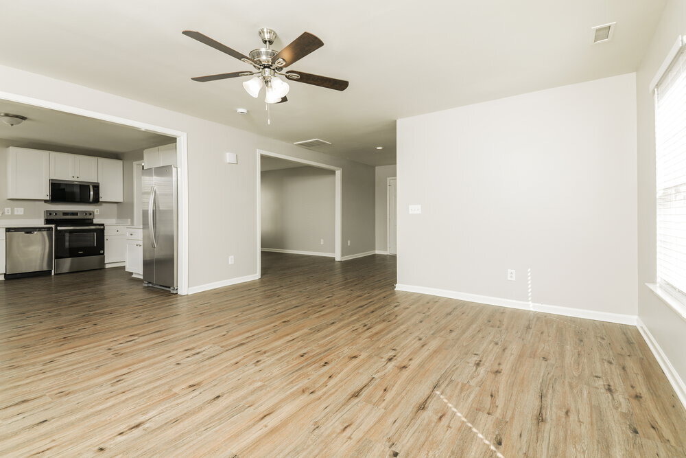 Building Photo - 1550 Pebble Ridge Dr
