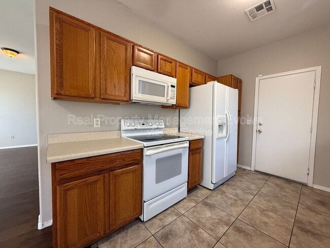 Building Photo - 7238 S 42nd Ln