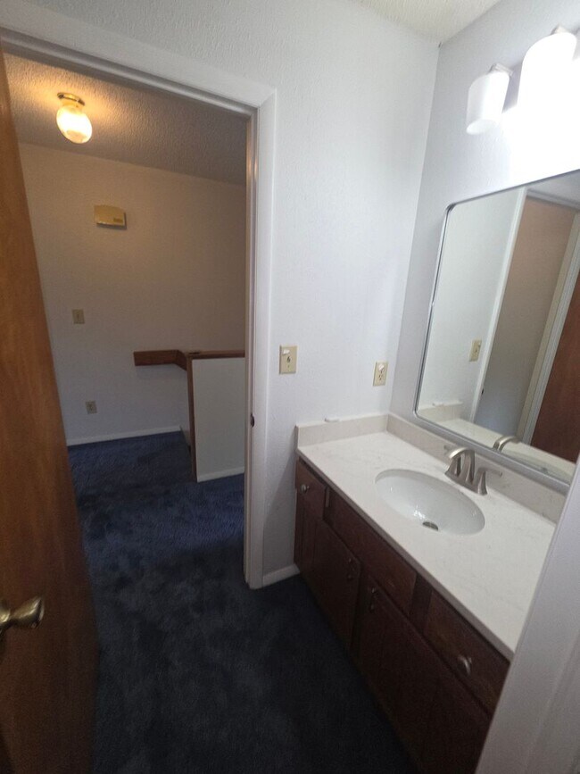 Building Photo - 2588 E Sweetbriar Dr