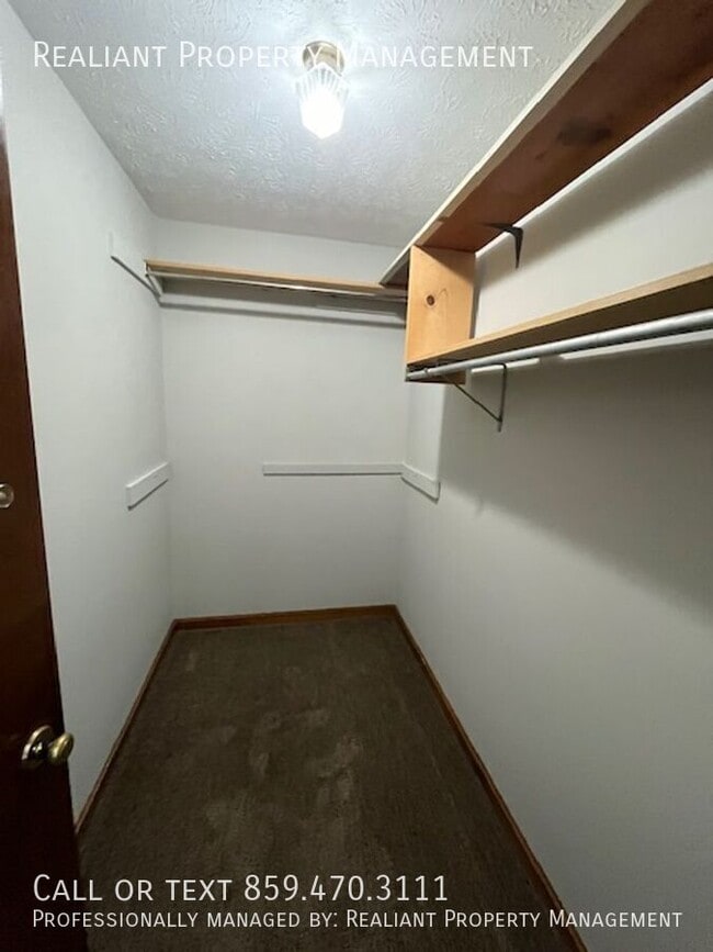 Building Photo - 3809 Dicksonia Dr