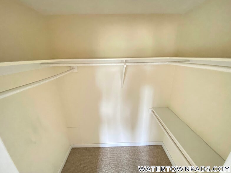 Building Photo - 24 Whites Ave