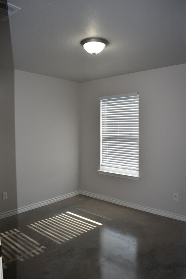 Building Photo - 1813 Ute Trail