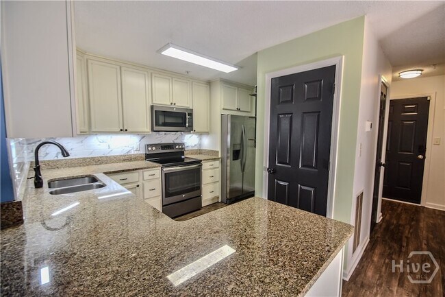 Building Photo - 5301 Walden Park Dr