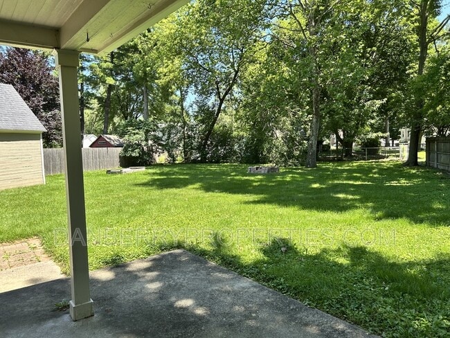 Building Photo - 711 Findlay St