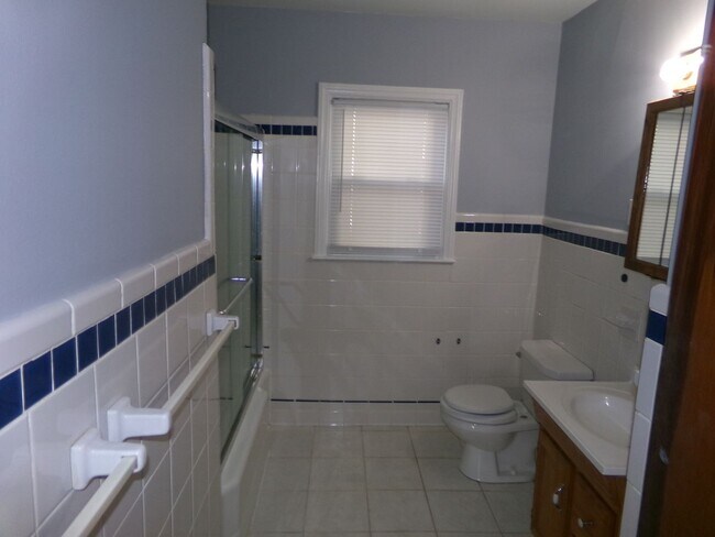 Building Photo - West Salem location