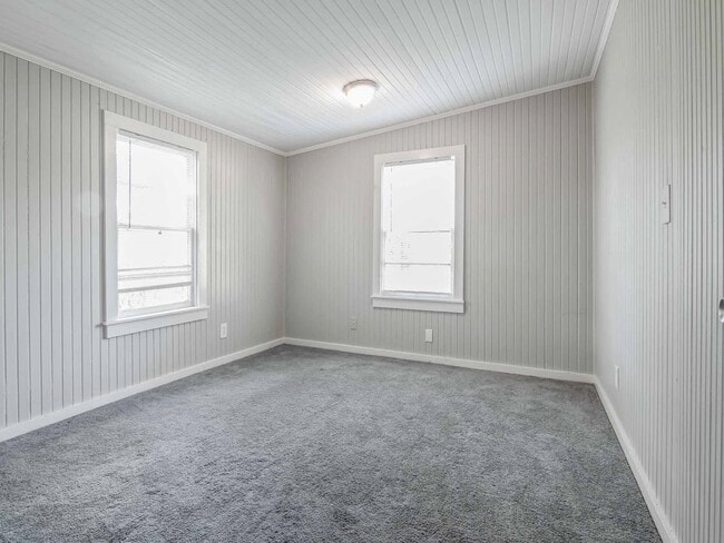 Building Photo - 152 Walnut Dr