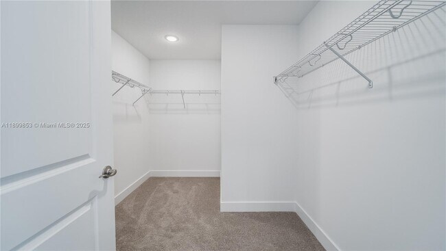 Building Photo - 241 Preserve Trl N