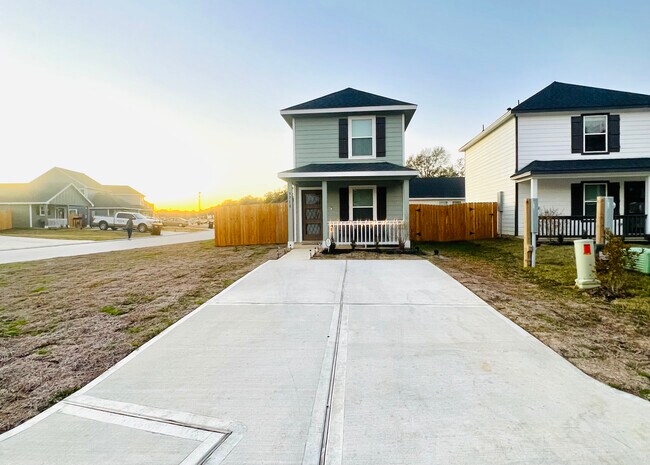 Building Photo - 9718 Marie Village Ct