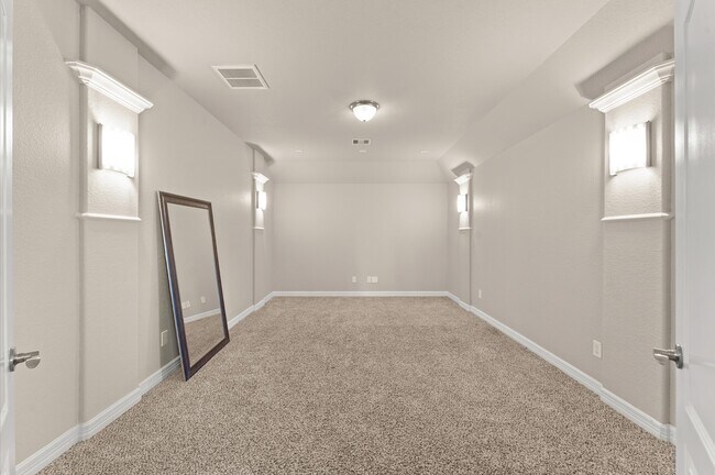 Building Photo - 2018 Brookmont Dr