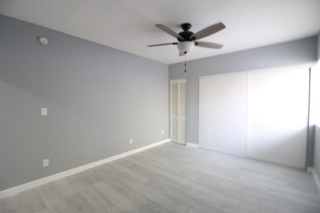 Building Photo - 941 N Kingsley Dr