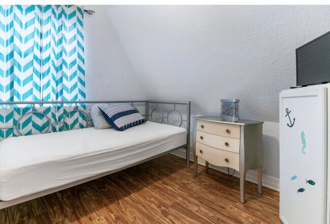 Building Photo - 222 Sandpebble Pl