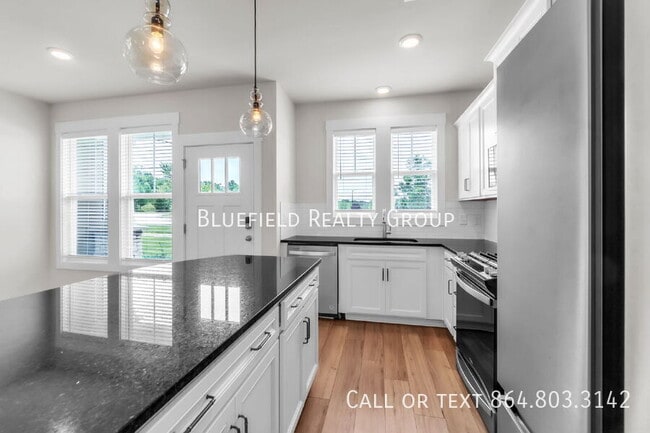 Building Photo - 271 Dalmatian Dr