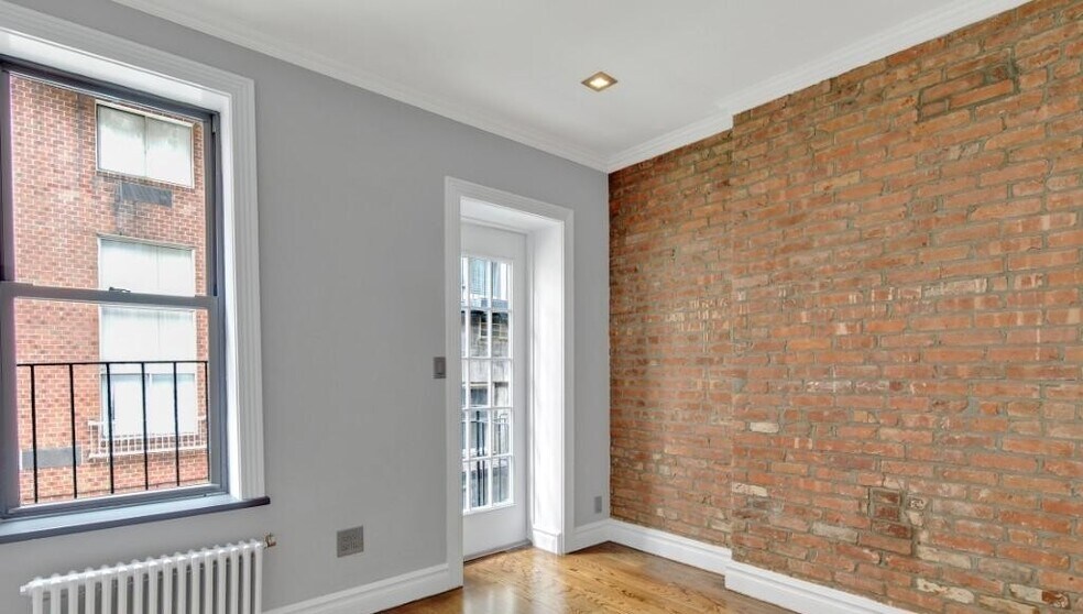 Building Photo - 219 E 23rd St