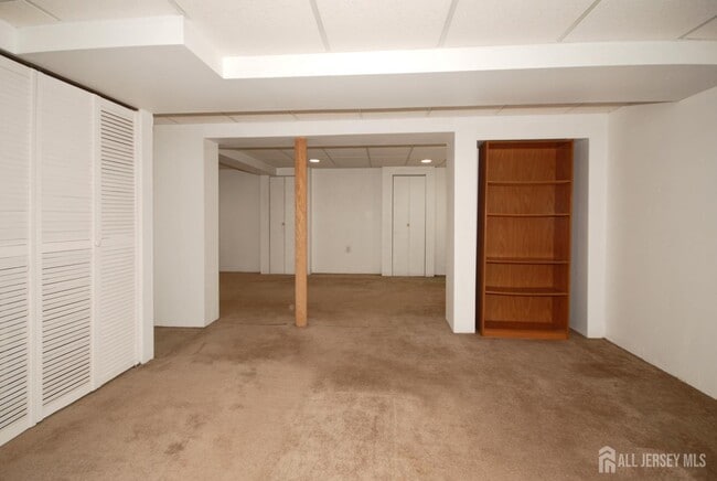 Building Photo - 7 Gardenia Ct