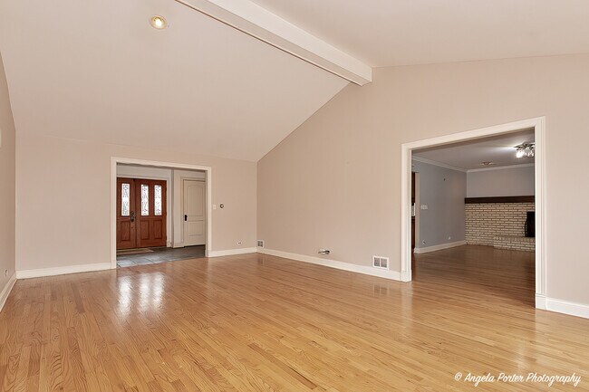 Building Photo - 756 Stonegate Rd