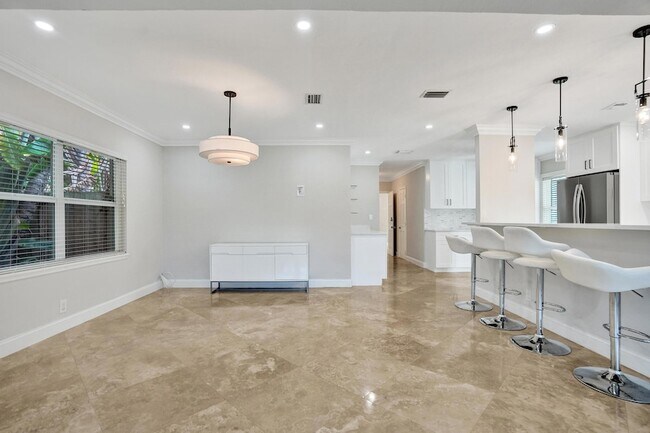 Building Photo - 1145 NE 12th Ave