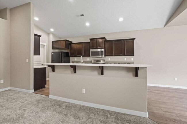 Building Photo - 1284 N Heath Ave