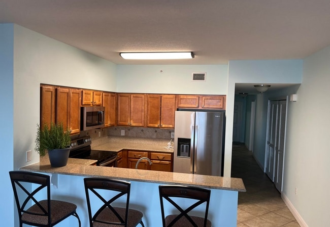 Building Photo - 2400 Grandiflora Blvd