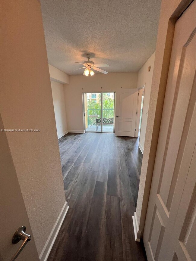 Building Photo - 6001 SW 70th St