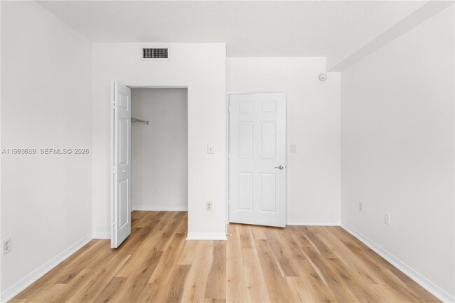 Building Photo - 6851 SW 44th St