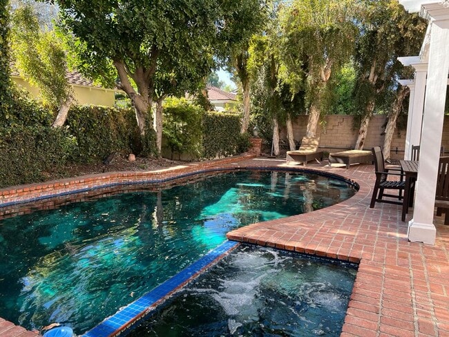 Building Photo - HUGE Encino House with Pool/Jacuzzi, 2 Car Garage and Lots of Space!