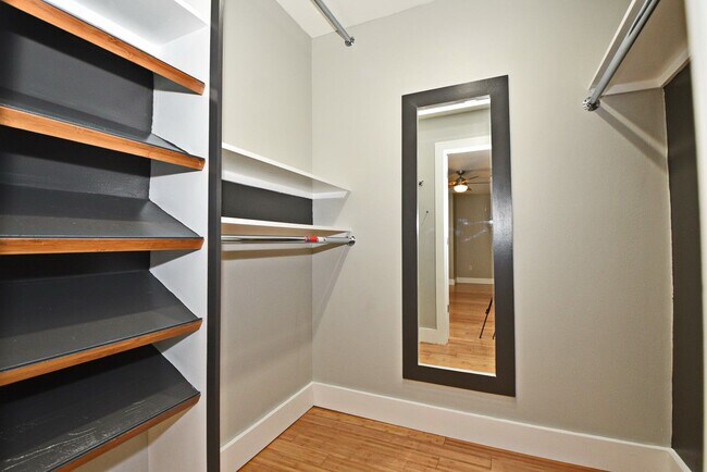 Building Photo - Colonialtown North 3BR – Prime Mills 50 Location