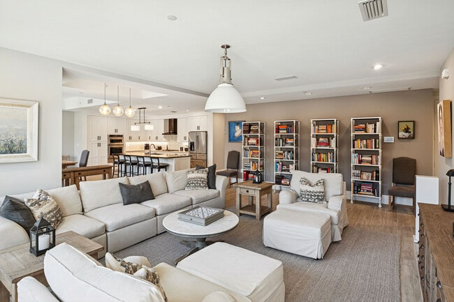 Building Photo - 1135 3rd Ave S