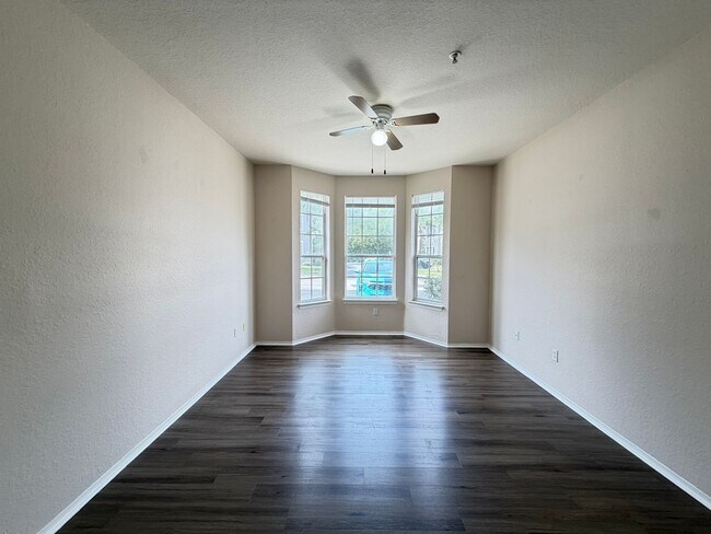 Building Photo - 3319 S Kirkman Rd