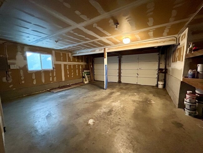 Building Photo - Kirkland Home