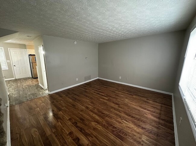 Building Photo - 1015 Cedar Ave