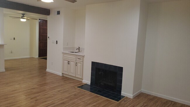 New wet bar - 5334 Lindley Ave