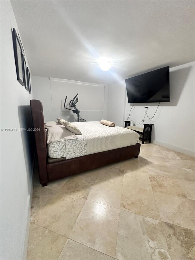 Building Photo - 9225 Collins Ave