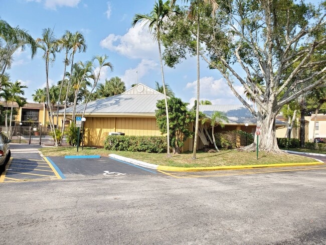 Building Photo - 4537 Treehouse Ln