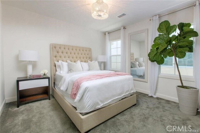 Building Photo - 27 Sorrel