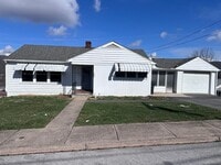 Building Photo - Bellefonte single family home available now!