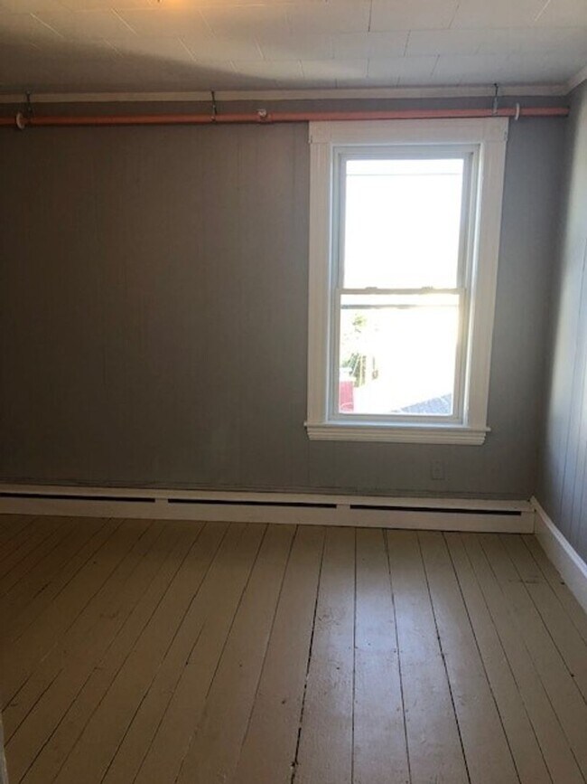 Building Photo - 3 Bedroom Apartment - 1st Floor Unit