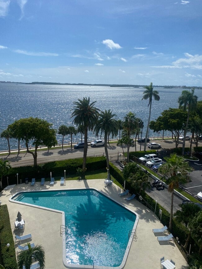 Building Photo - 1408 Brickell Bay Dr