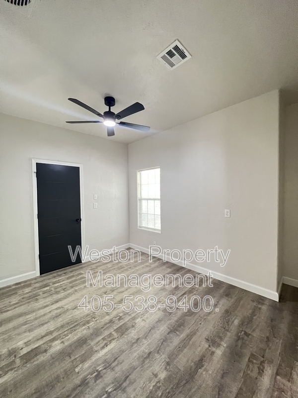 Building Photo - 908 NW 95th St