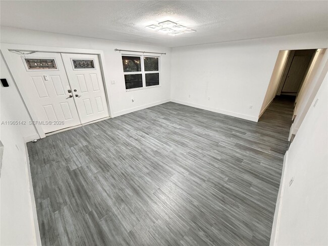 Building Photo - 1621 SW 117th Ave