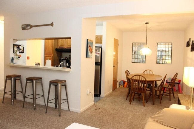 Building Photo - Long-Term Condo Rental Near Weirs Beach