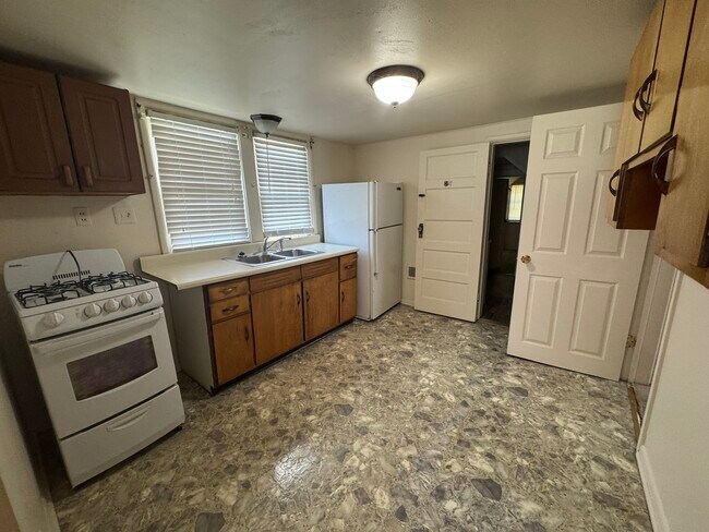 Building Photo - 500 S Lincoln St